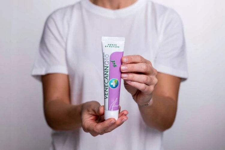 Venecann Q10 Hemp Massage Gel – Żel Konopny do Nóg 75 ml.jpg