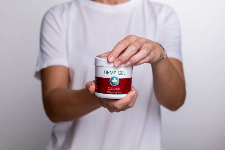 ANNABIS HEMP MASSAGE GEL 2.jpg